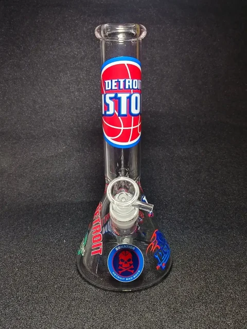 10 Detroit Pistons Beaker Glass Bong
