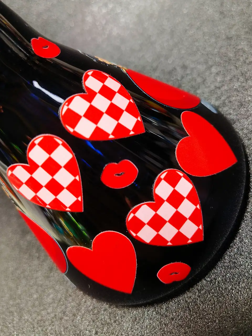 10" Betty Boop Red Dress Heart Lips Vintage Black Glass Bong