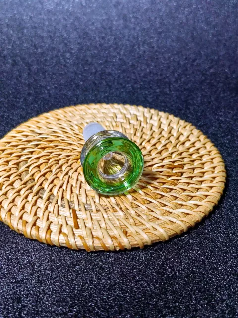 14mm Tulip-Inspired Flower Glass Bong Bowl | Green Accents