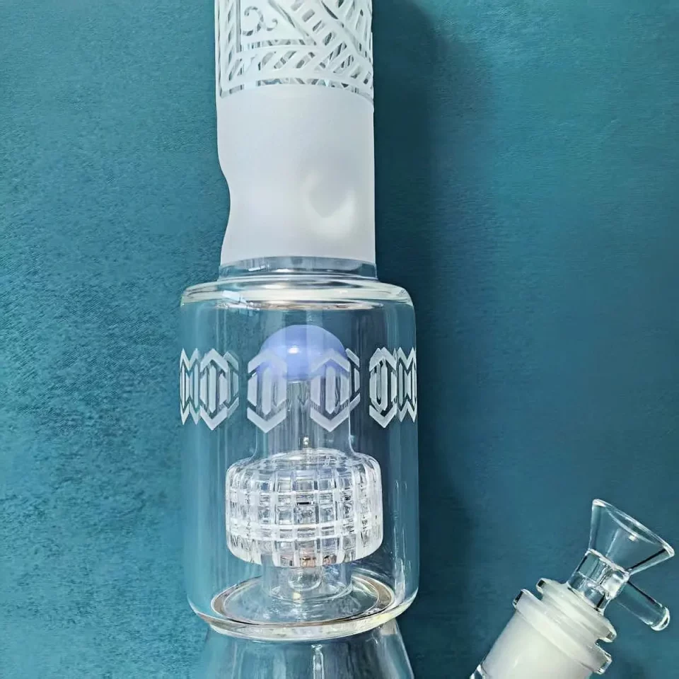 15.5″ 7mm Frosted Tribal Design Thick Beaker Bong