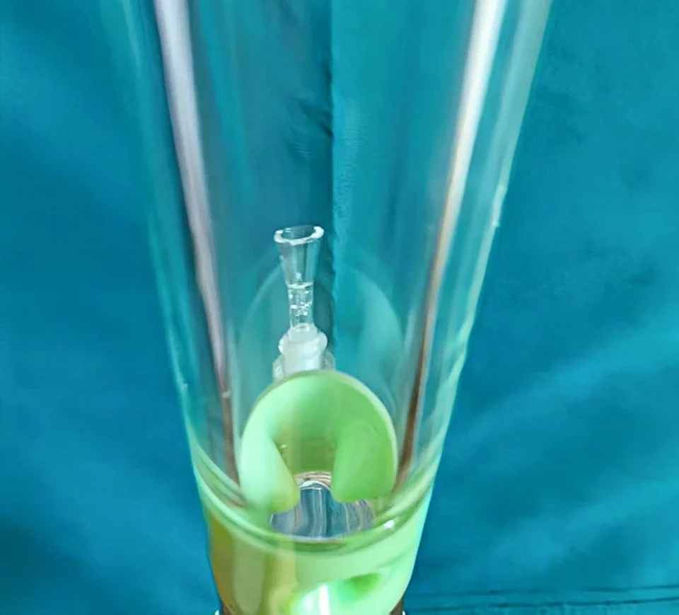 16″ Fresh Pastel Green Straight Tube Glass Bong