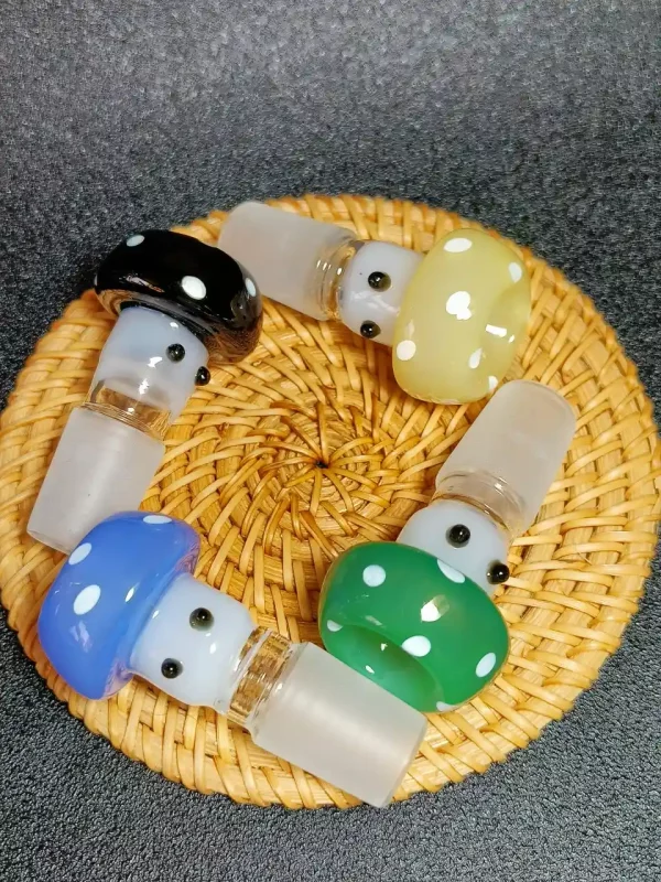 18mm Male Polka Dot Mushroom Glass Bong Bowl 18mm Male Polka Dot Mushroom Glass Bong Bowl