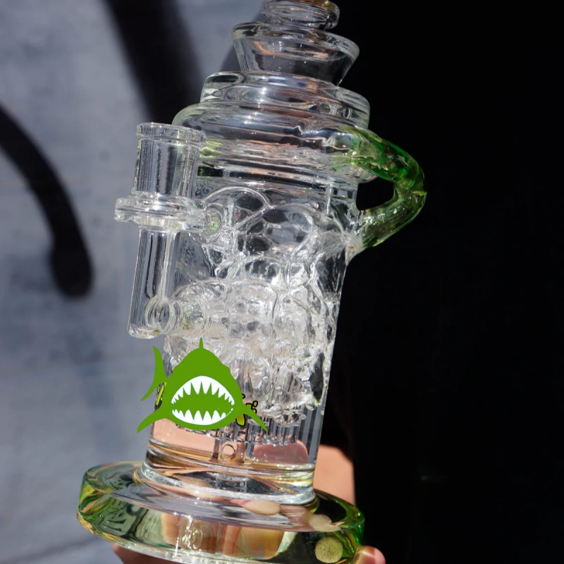 Recycler Bong Water level