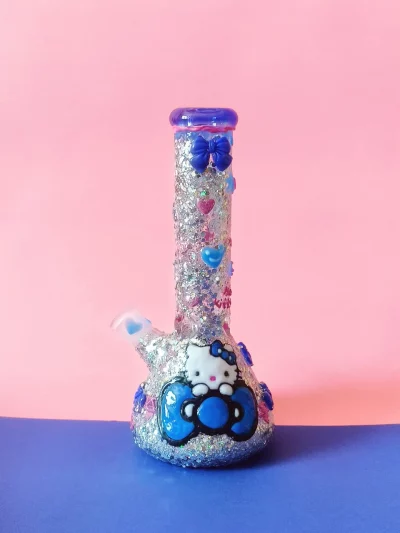 Bedazzled Kawaii Glitter Bong – 9.5" of Sparkly Hello Style
