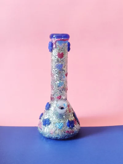 Bedazzled Kawaii Glitter Bong – 9.5" of Sparkly Hello Style