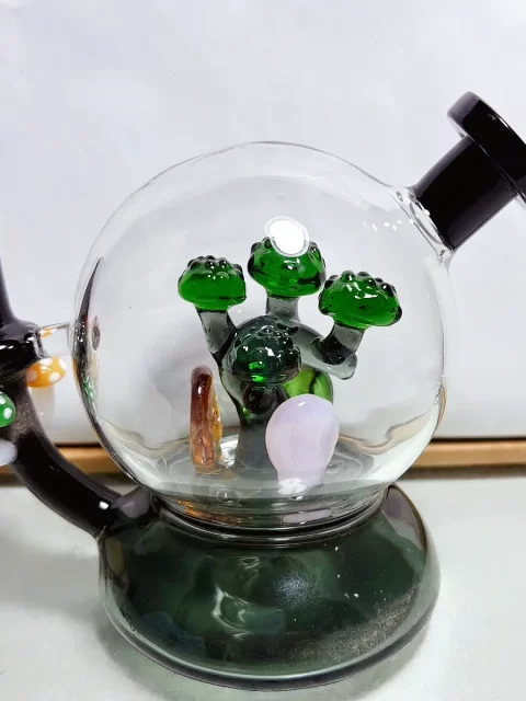 7" Bonsai Mushroom Cloche Glass Bong