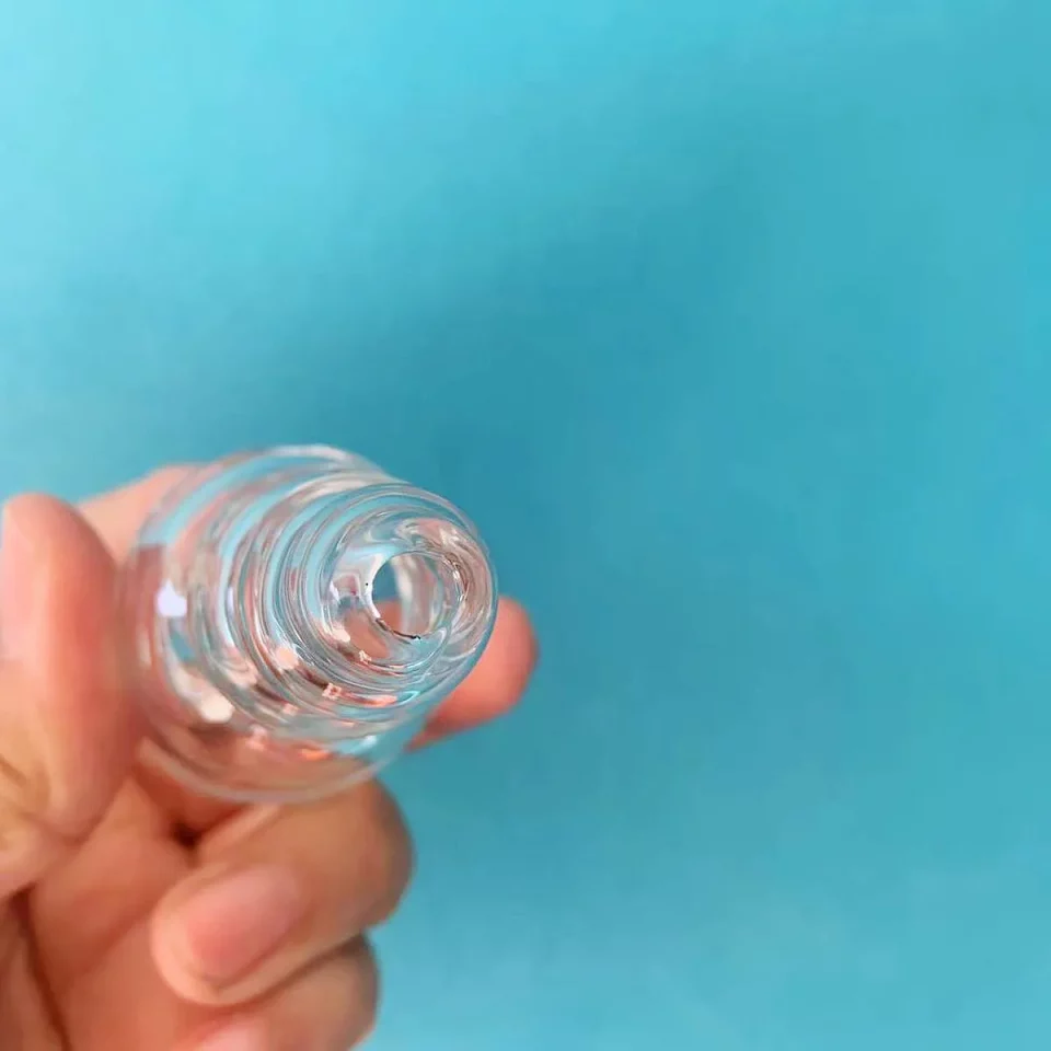 4 Clear Conch Shell-Inspired Swirl Design Glass Hand Pipe