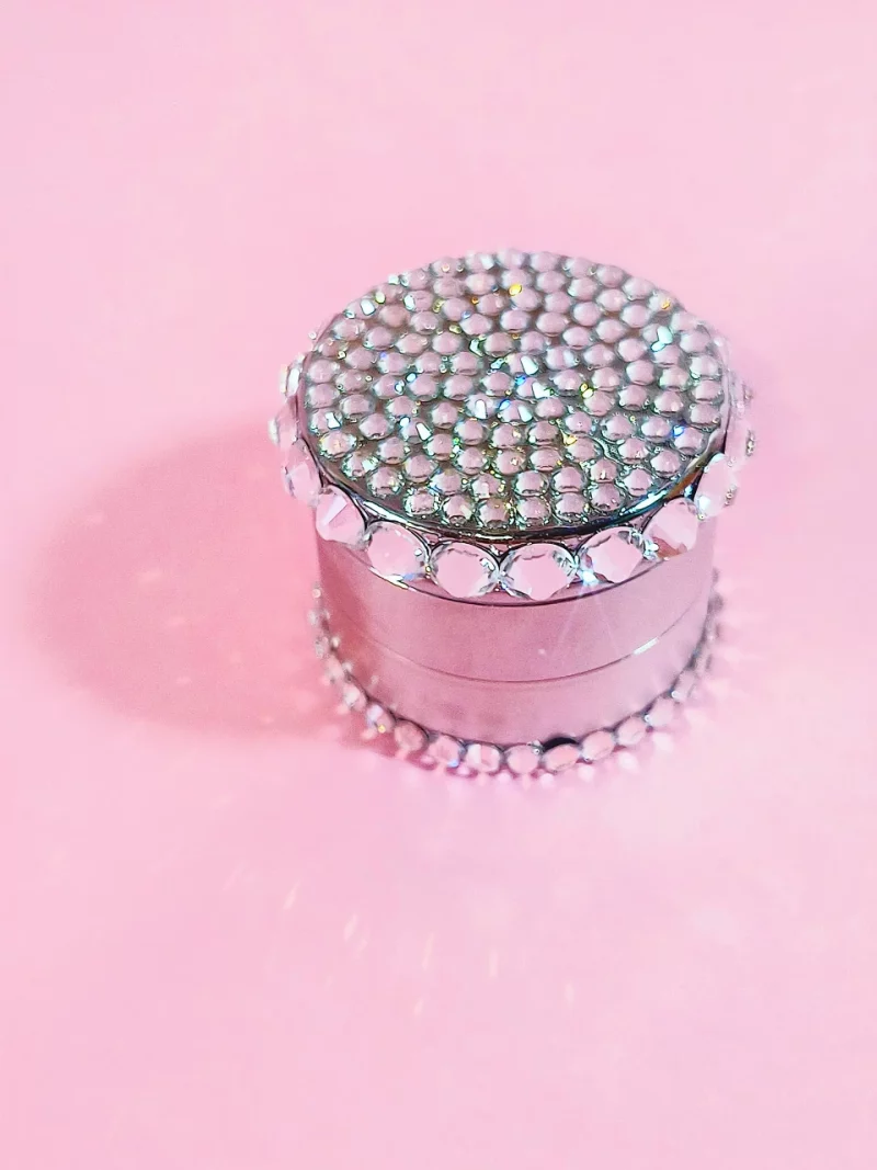 Crystal Bling Mini Herb Grinder – Sparkle Meets Smooth Grinding - Image 6