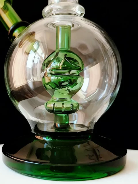 6″ Emerald Green Bubble Globe Glass Bong 6" Emerald Green Bubble Globe Glass Bong