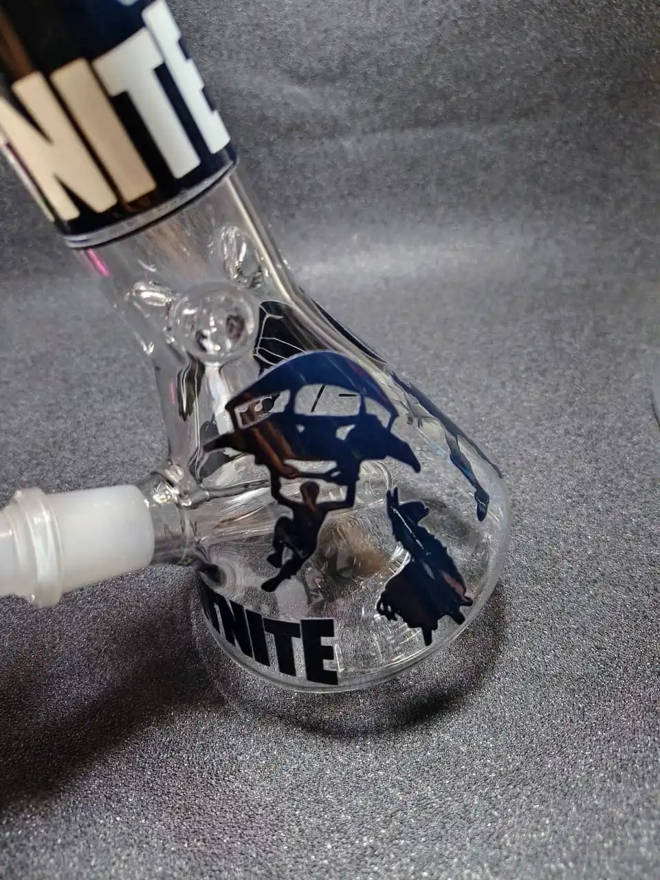 10" Fortnite Logo & Skydiving Beaker Glass Bong