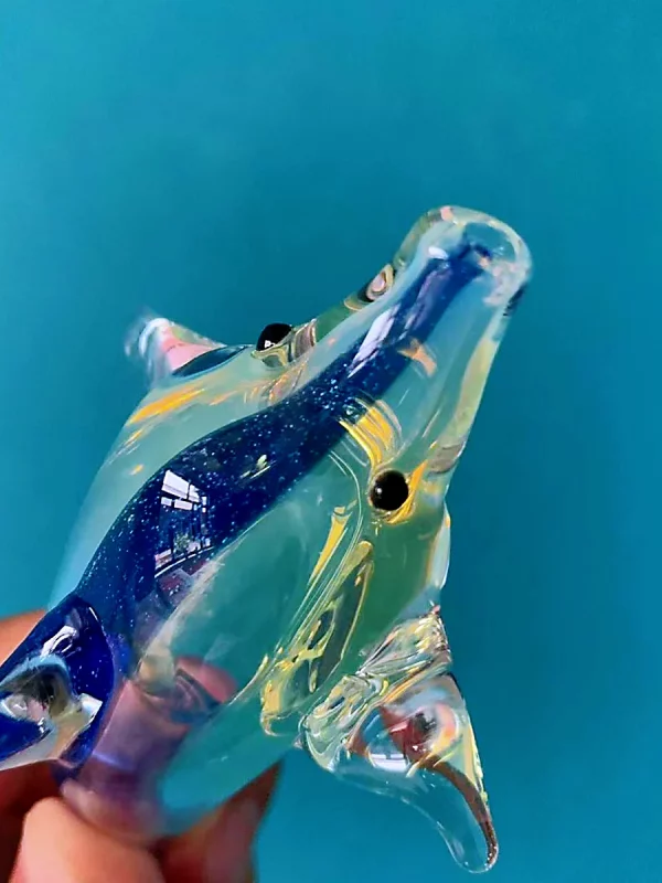 Graceful Dolphin 5.7" Borosilicate Glass Hand Pipe