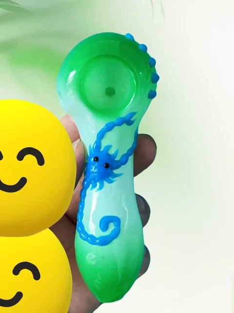 4.3" Green-to-white Glow Scorpion Spoon Pipe