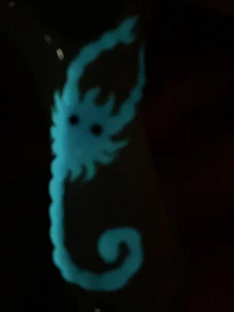 4.3″ Green-to-white Glow Scorpion Spoon Pipe 4.3" Green-to-white Glow Scorpion Spoon Pipe