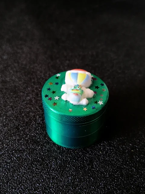 4cm Hangyodon Sanrio Hot Air Balloon 4-Layer Metal Grinder