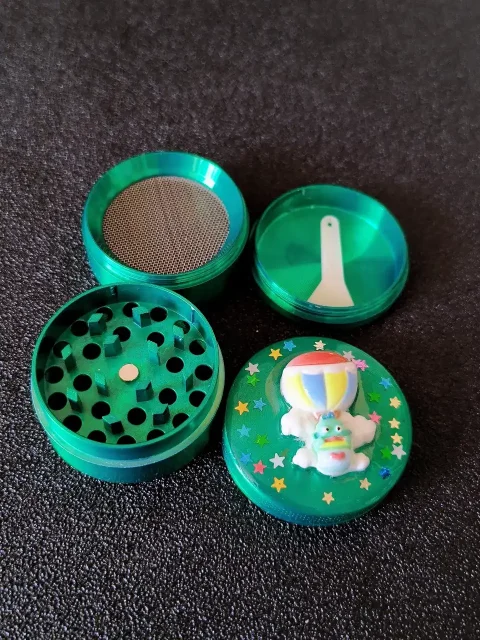 4cm Hangyodon Sanrio Hot Air Balloon 4-Layer Metal Grinder 4cm Hangyodon Sanrio Hot Air Balloon 4-Layer Metal Grinder