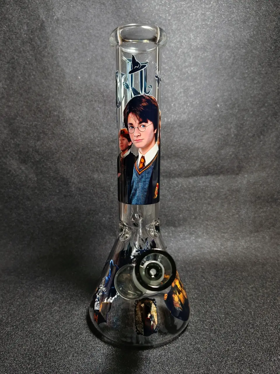 Harry Potter Wizarding World Hogwarts Gryffindor Harry Ron Castle Beaker Glass Bong