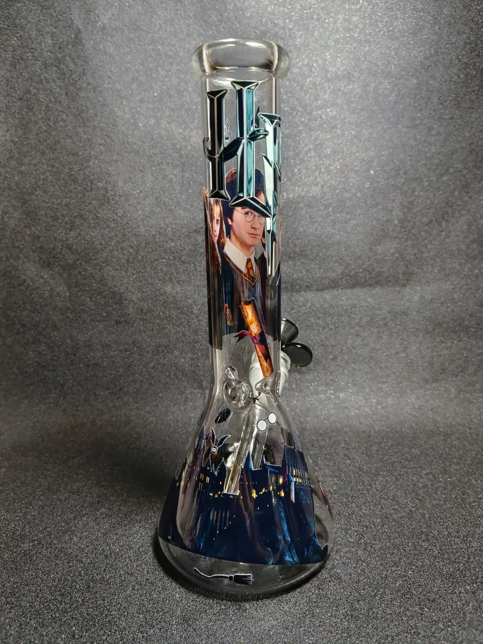 Harry Potter Wizarding World Hogwarts Gryffindor Harry Ron Castle Beaker Glass Bong