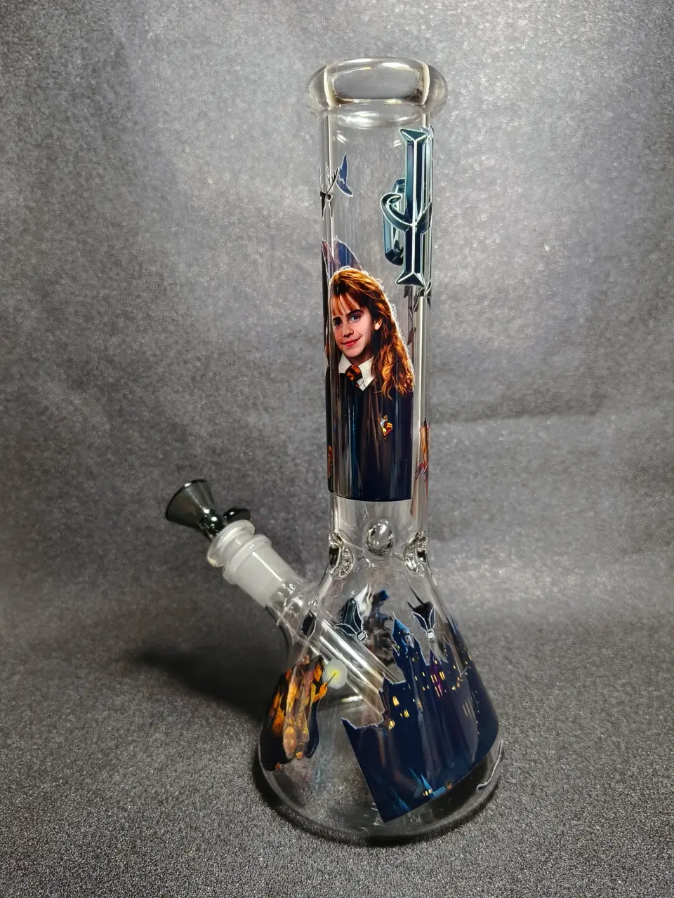 Harry Potter Wizarding World Hogwarts Gryffindor Harry Ron Castle Beaker Glass Bong