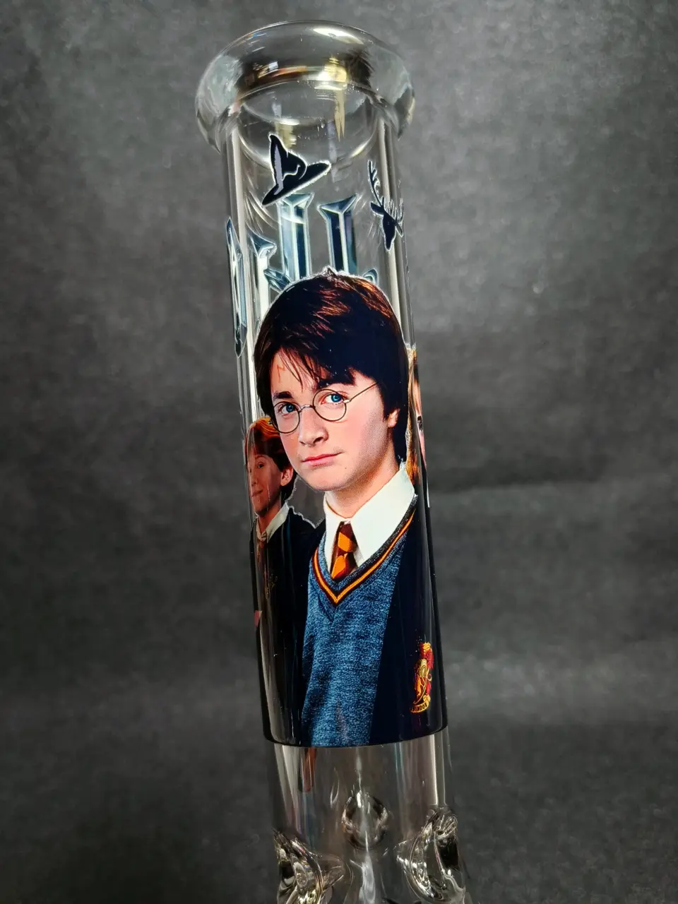 Harry Potter Wizarding World Hogwarts Gryffindor Harry Ron Castle Beaker Glass Bong