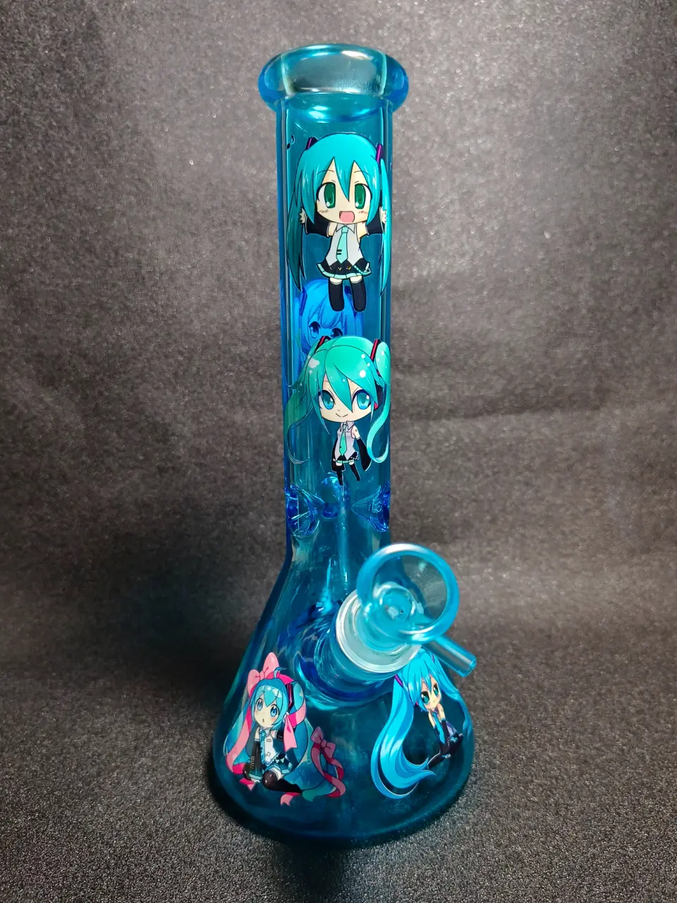 Hatsune Miku Vocaloid Chibi Green Pigtails Ice Blue Beaker Glass Bong