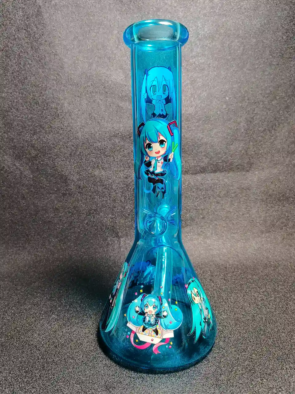 Hatsune Miku Vocaloid Chibi Green Pigtails Ice Blue Beaker Glass Bong