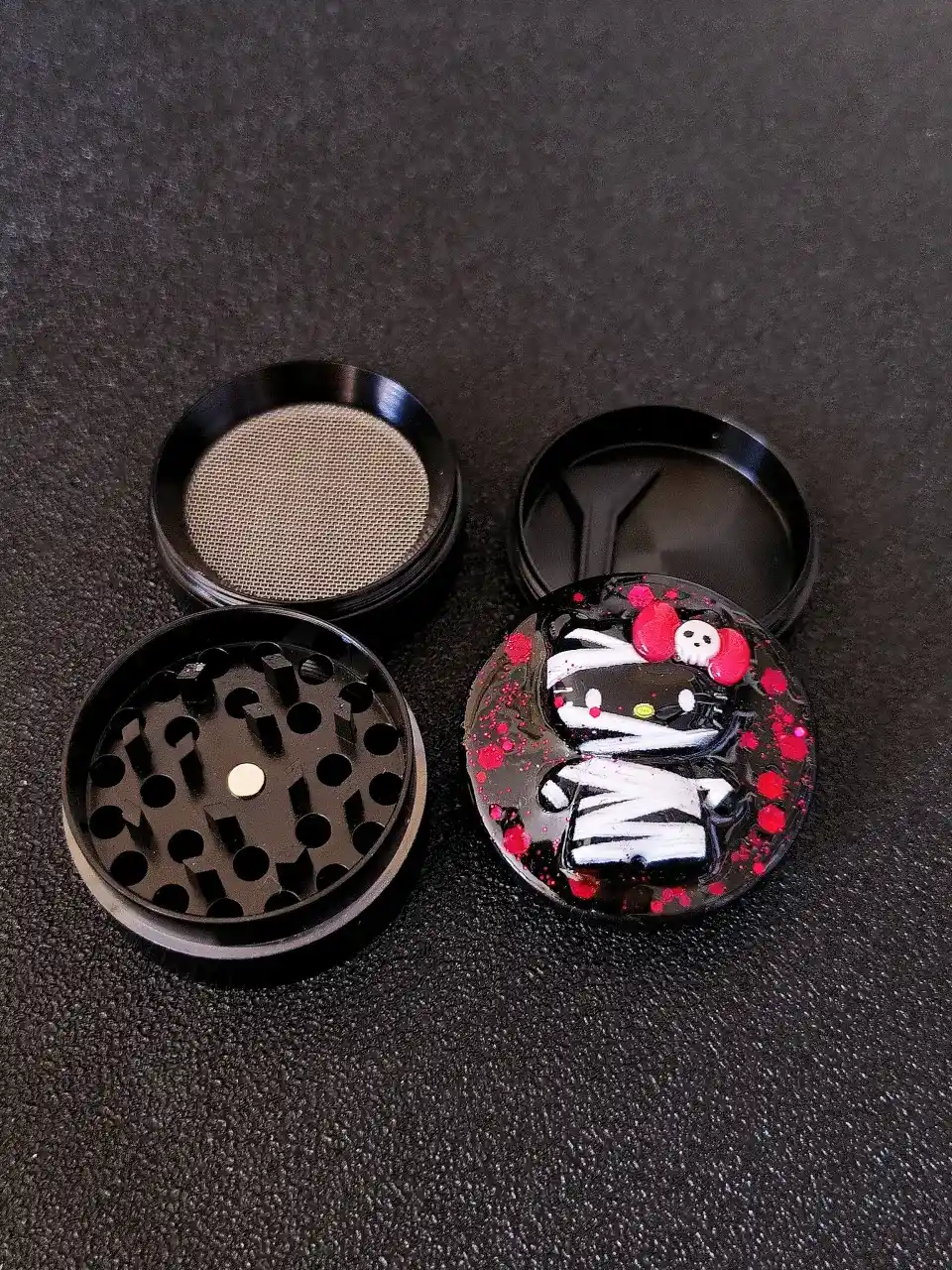 Hello Kitty Bandage Goth Black 4-Layer Metal Grinder