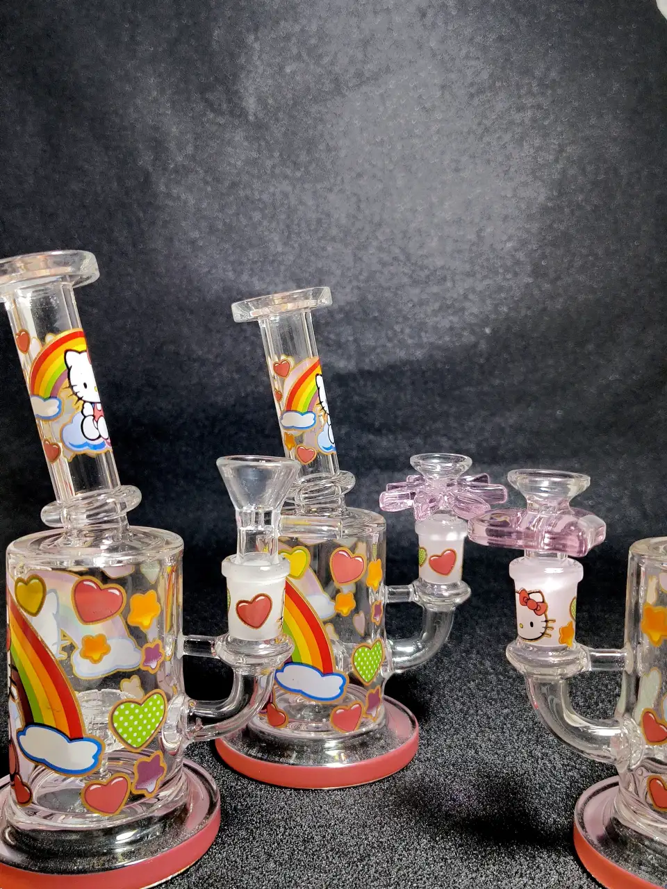 Hello Kitty Sanrio Rainbow Heart Mini Bong | Cloudy Love