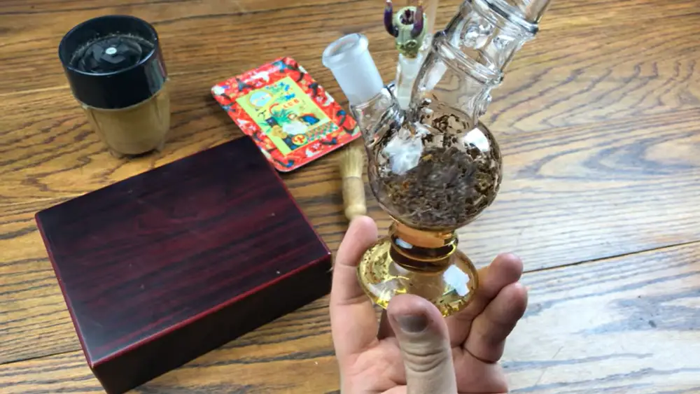 improper bong bowl packing