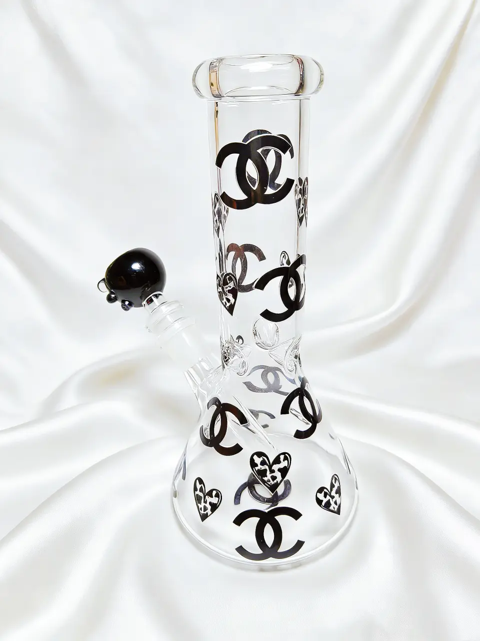 8" Chic Noir Chanel-Inspired Beaker Glass Bong