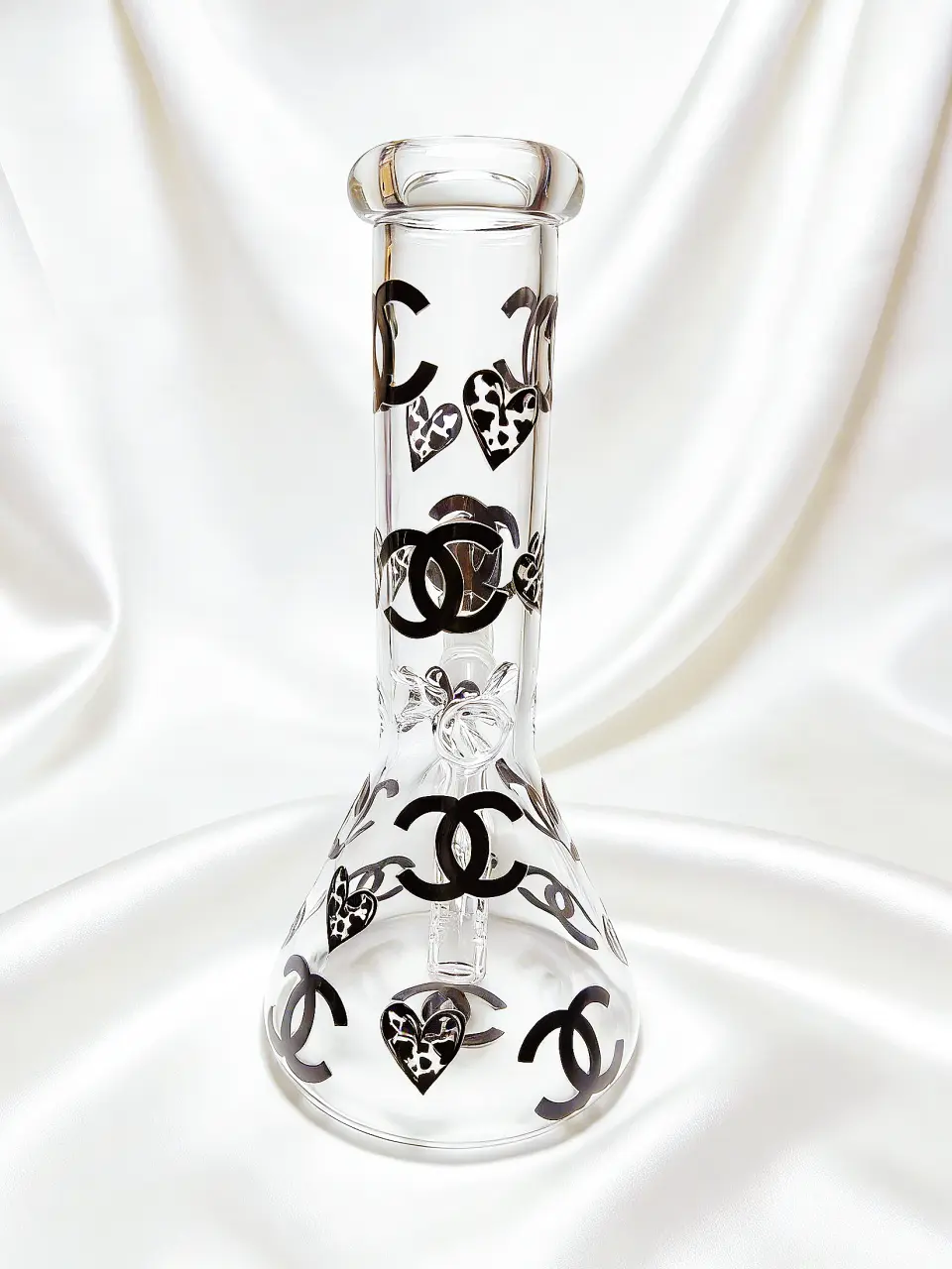 8" Chic Noir Chanel-Inspired Beaker Glass Bong