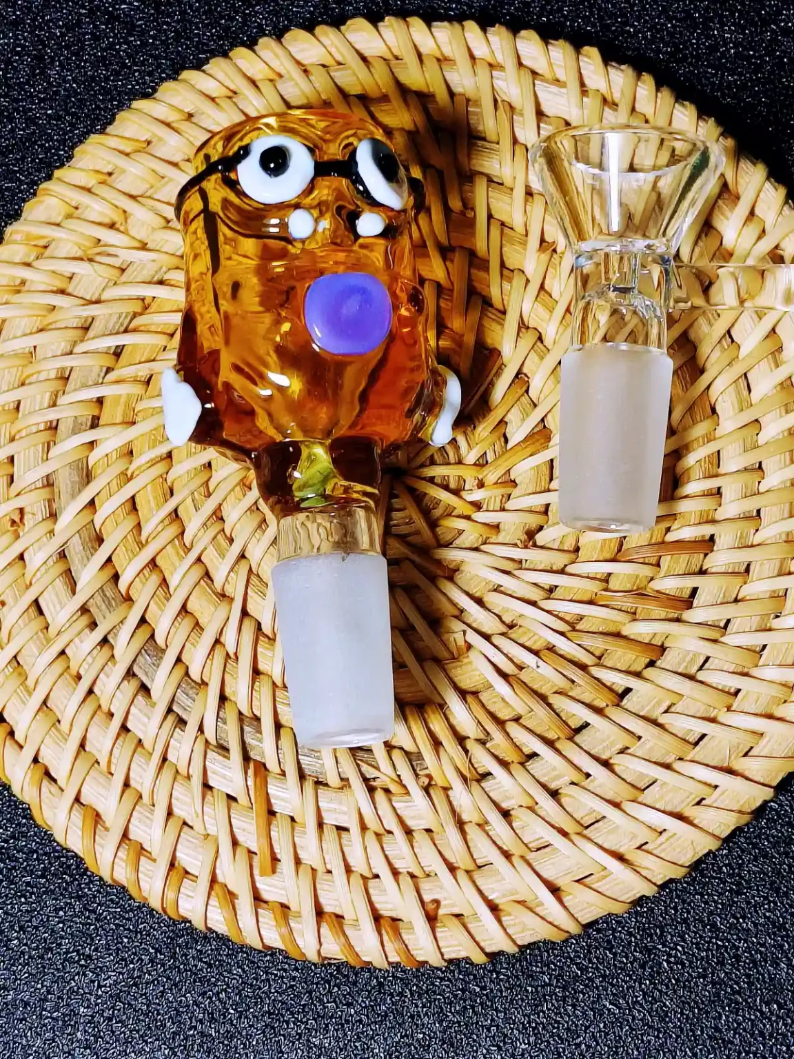 Minion Bong Bowl vs Standard Bong Bowl