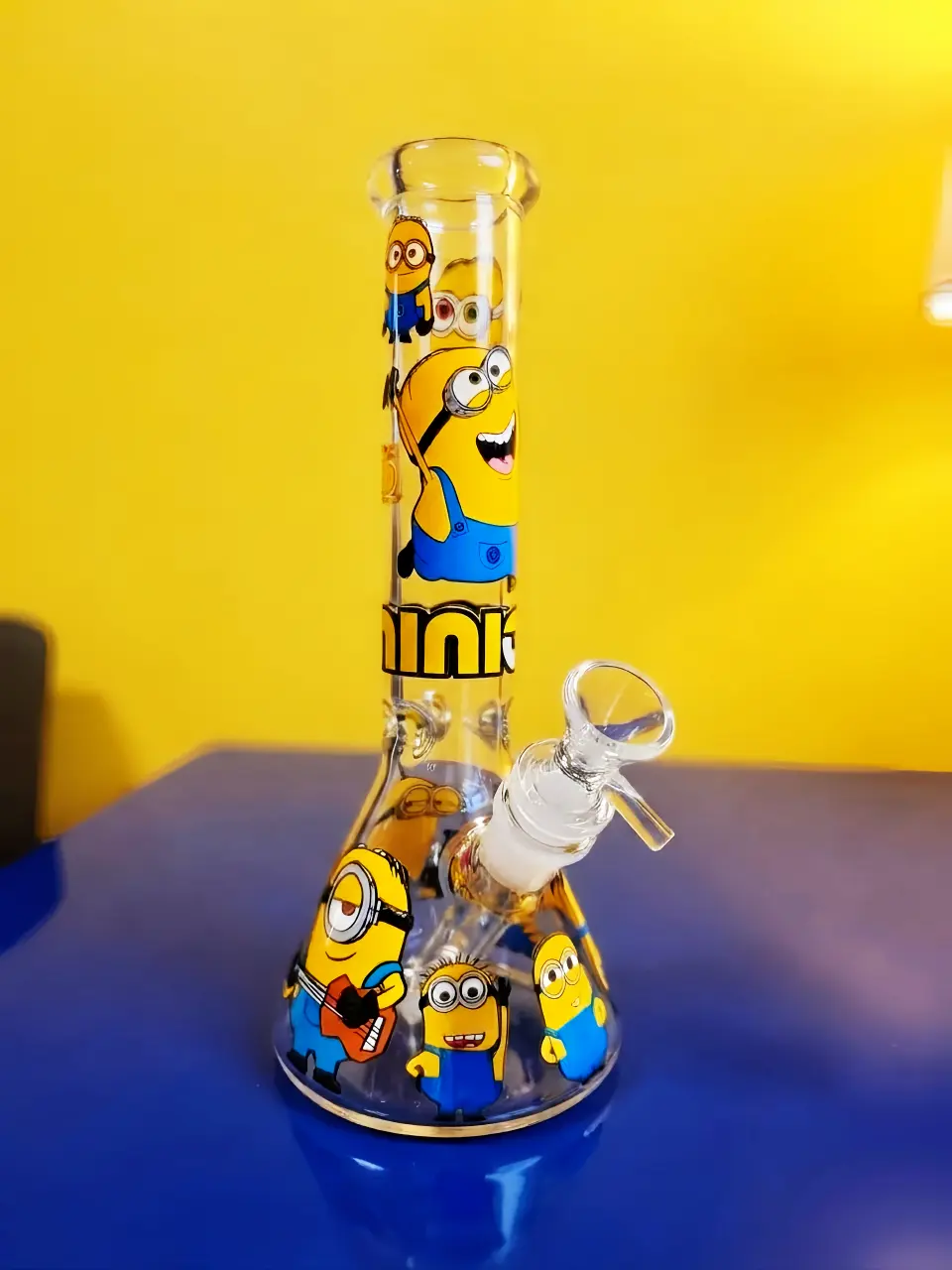 10" Minions Inspired Beaker Glass Bong - Image 6