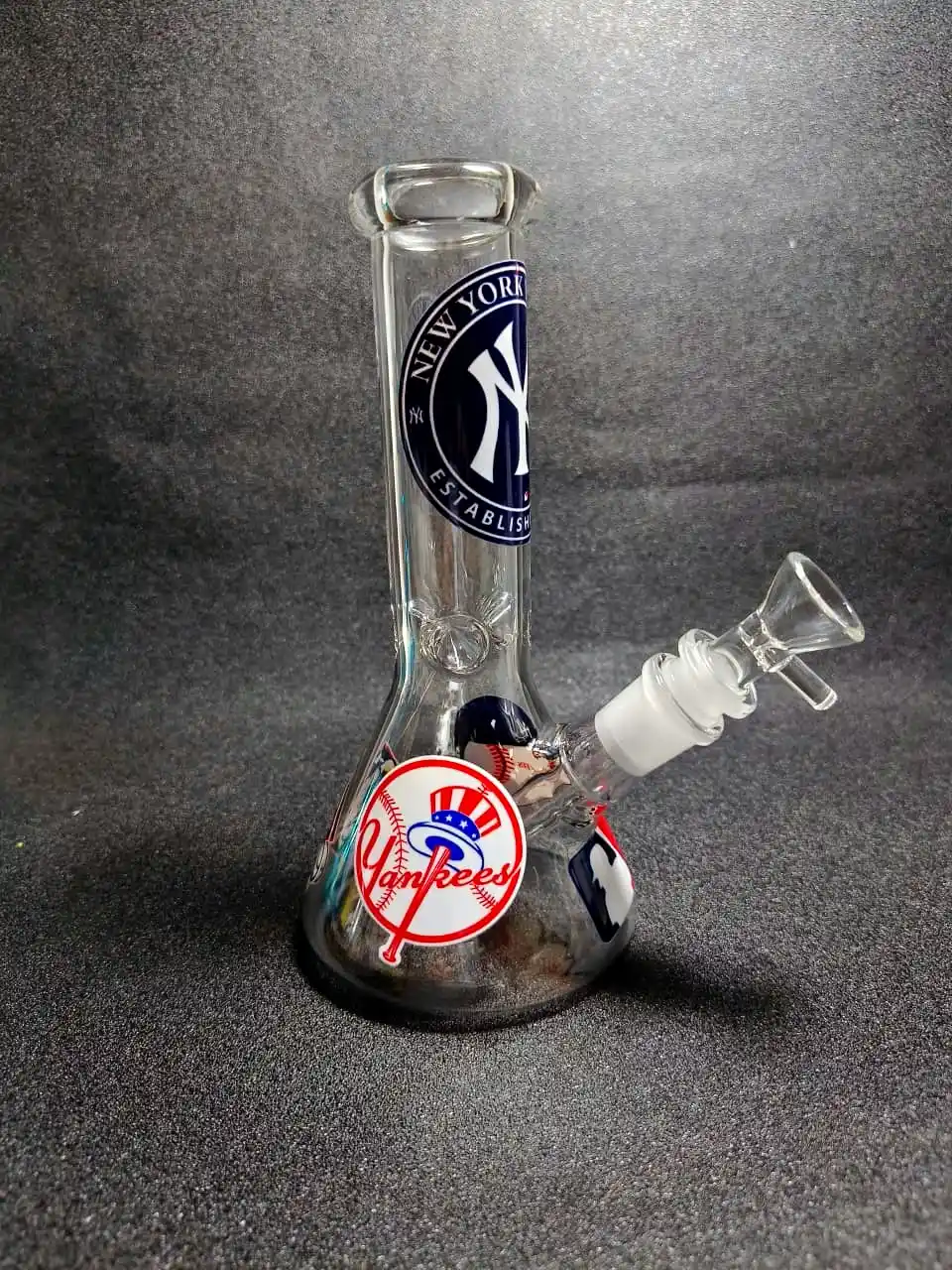 8" New York Yankees MLB Mini Glass Bong