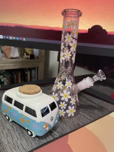 Pink Retro Daisy Bong