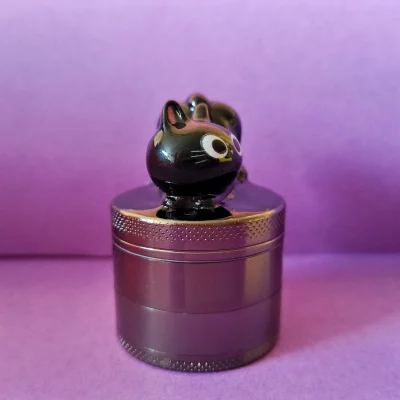 Playful Black Cat Mini Grinder – Cute, Compact & Functional