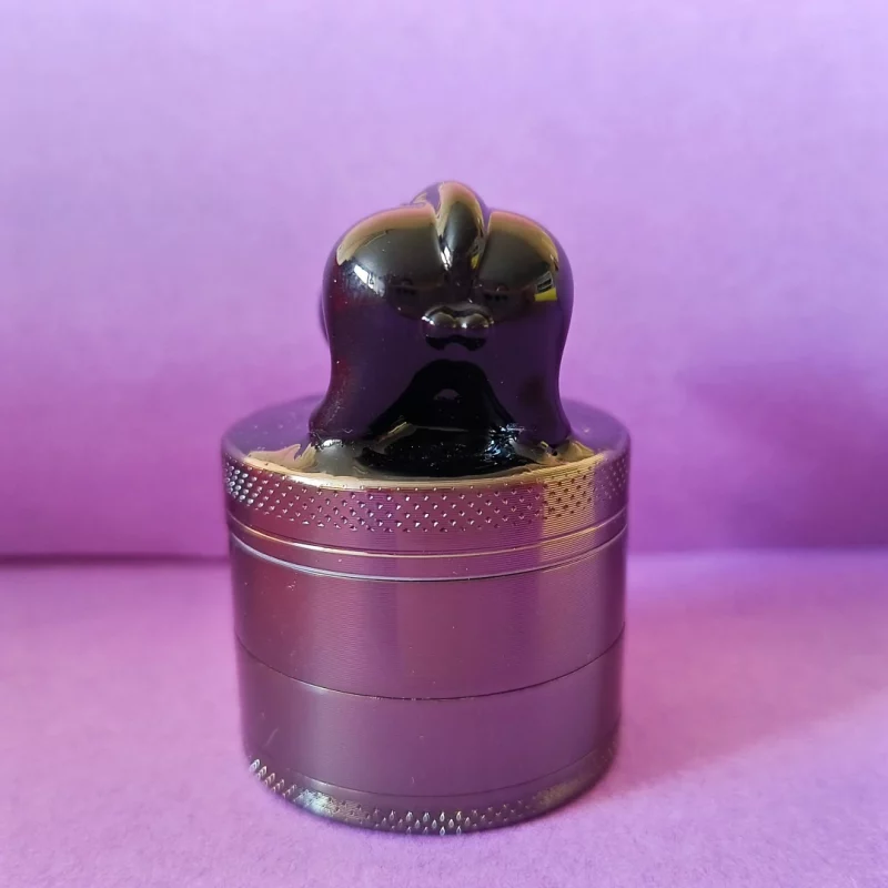 Playful Black Cat Mini Grinder – Cute, Compact & Functional