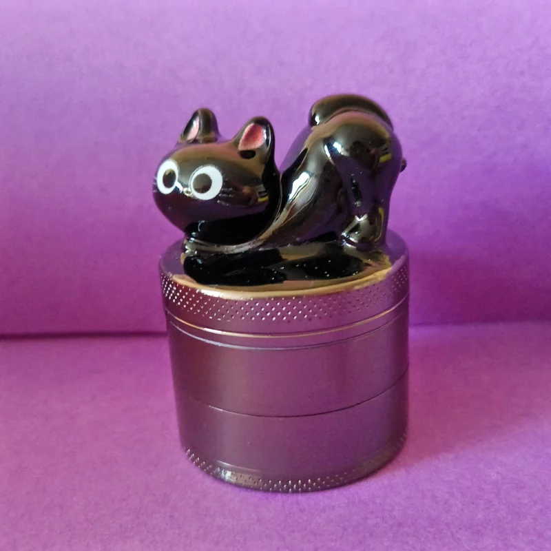 Playful Black Cat Mini Grinder – Cute, Compact & Functional