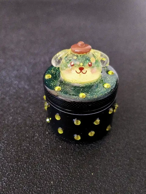 Pompompurin Jelly Black Rhinestone 4-Layer Metal Grinder
