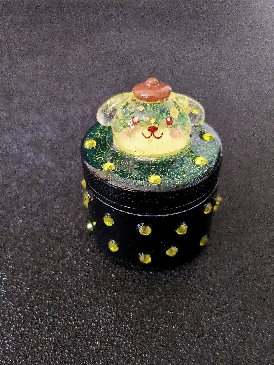 Pompompurin Jelly Black Rhinestone 4-Layer Metal Grinder