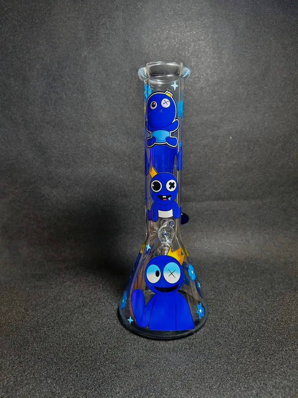 Rainbow Friends Blue Crown & Flower Beaker Glass Bong