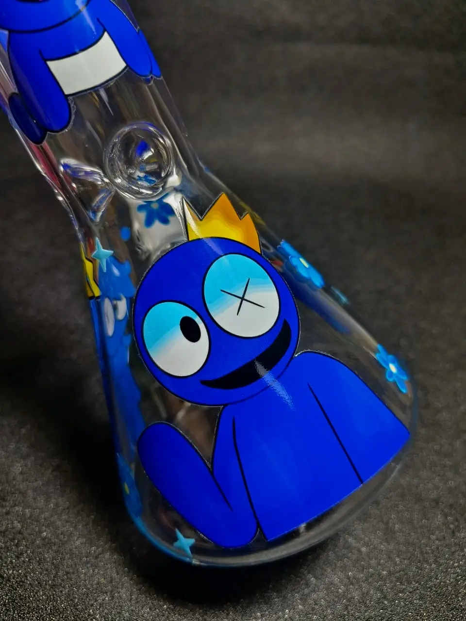 Rainbow Friends Blue Crown & Flower Beaker Glass Bong