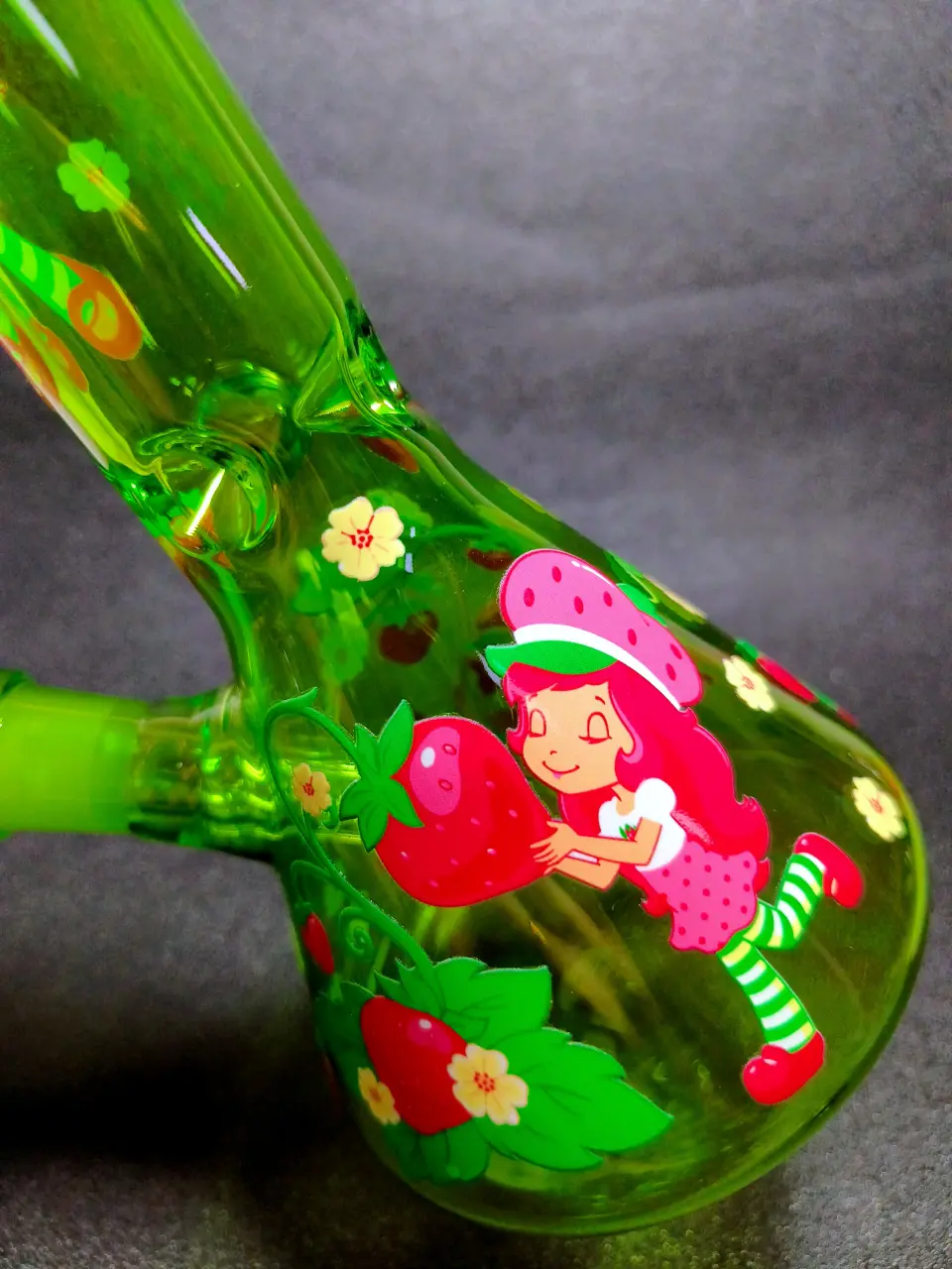 Strawberry Shortcake Green Blossom Garden Beaker Glass Bong