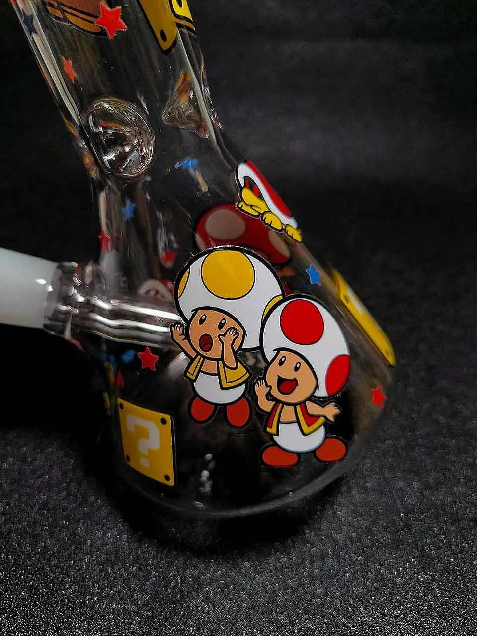 Super Mario Luigi Beaker Glass Bong