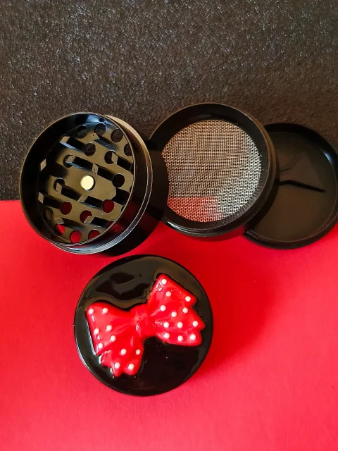 Sweet Polka Dot Bow Grinder - Chic & Compact