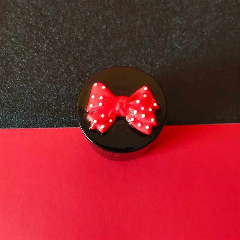 Sweet Polka Dot Bow Grinder - Chic & Compact