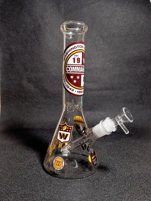 Washington Football Team 1983-1988 Classic Beaker Glass Bong Washington Football Team 1983-1988 Classic Beaker Glass Bong
