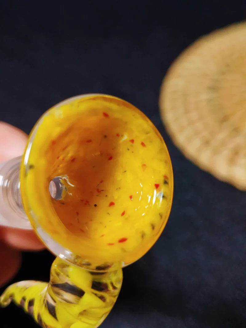 14mm Yellow Textured Glass Bong Bowl with Twisted Horn Handle - Image 4